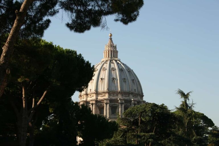 La Alarmante Astucia del Sistema Papal Vaticano