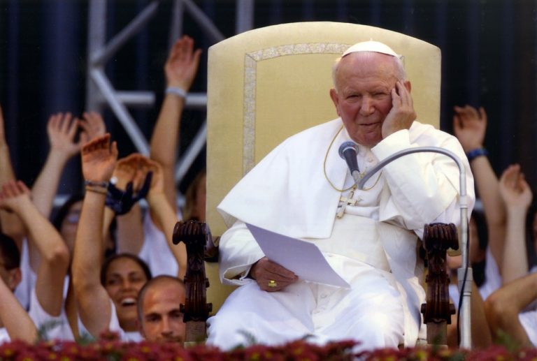 EL ANTICRISTO Revelado en el papado de Juan Pablo II